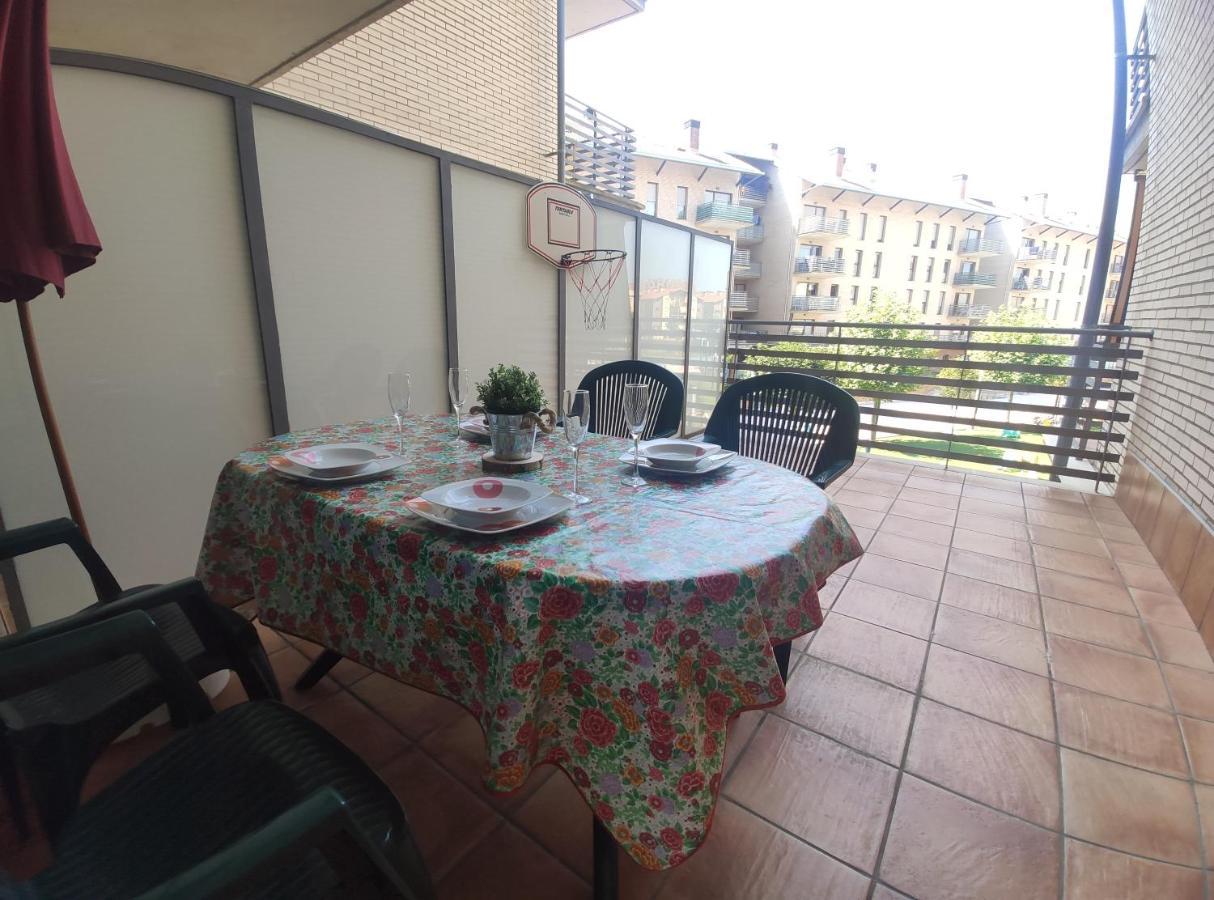 Apartamento Isabella Appartement Jaca Buitenkant foto